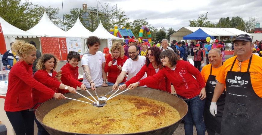 Hall of fame paella makers and paella pans