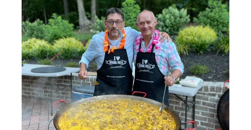 Hall of fame paella makers and paella pans