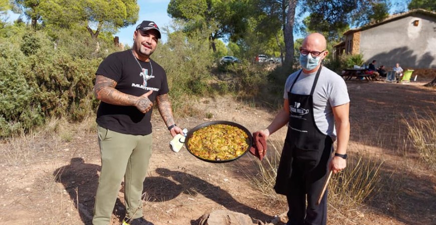 Hall of fame paella makers and paella pans