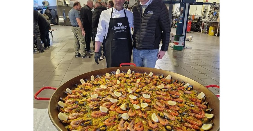 Hall of fame paella makers and paella pans